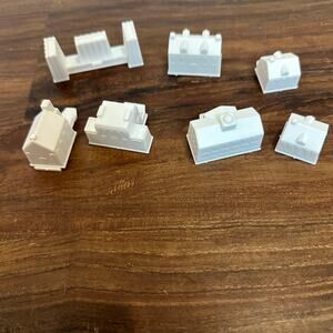 Game of Life Replacement Pieces Parts 7 White Plastic Buildings Houses 2005